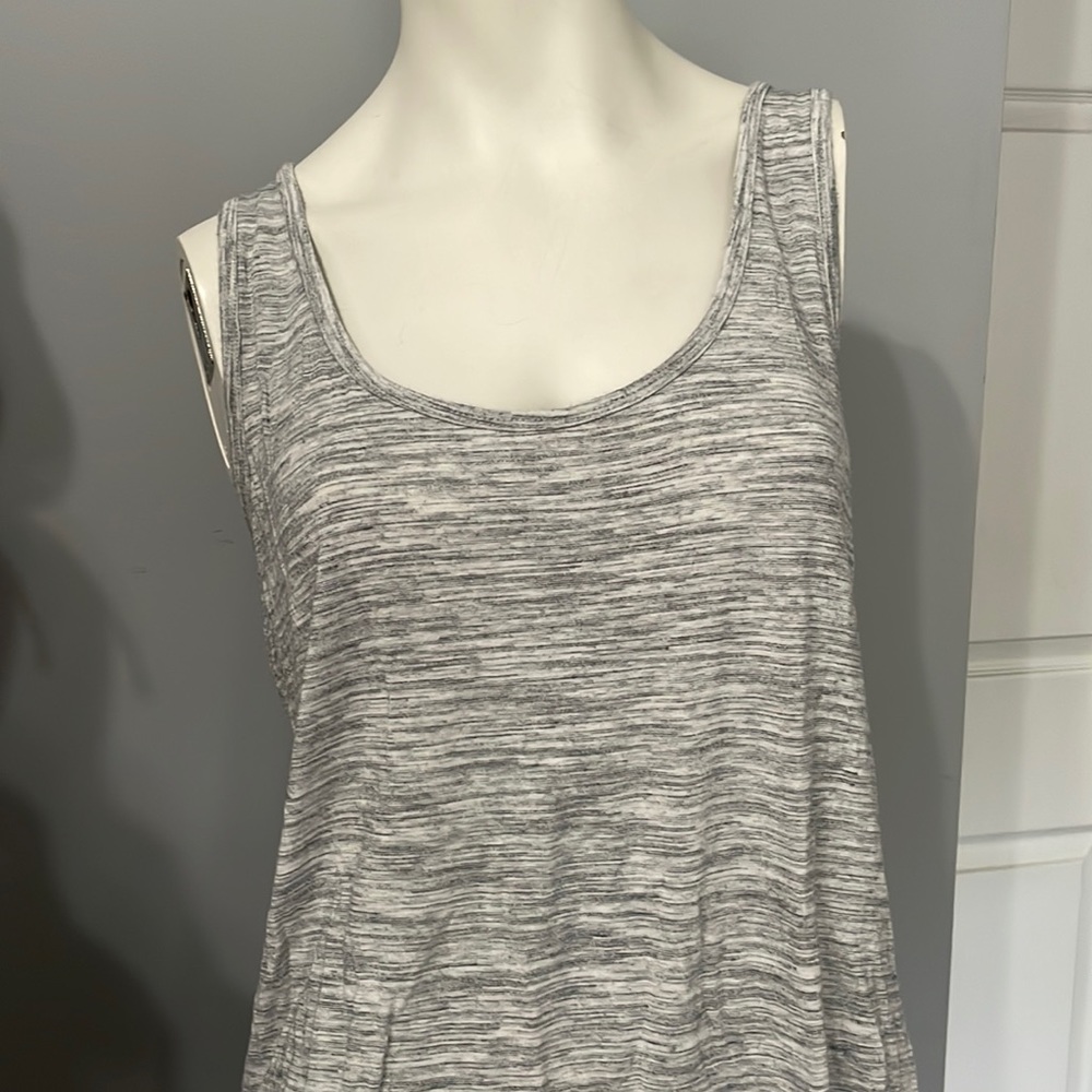 Old Navy gray Tank top, size Large. Bundle & Save!!